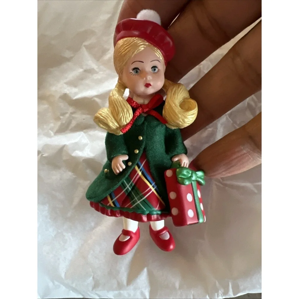 2011 Hallmark Ornament Madame Alexander 